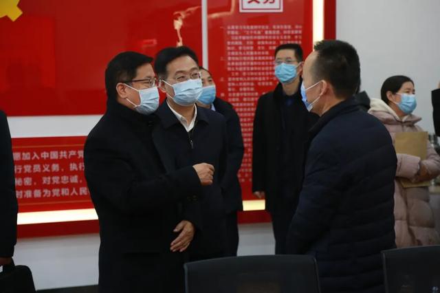 省委直屬機關(guān)工委考核省市場監(jiān)管局機關(guān)黨建工作并開展黨支部建設(shè)標(biāo)準(zhǔn)化交叉觀摩活動