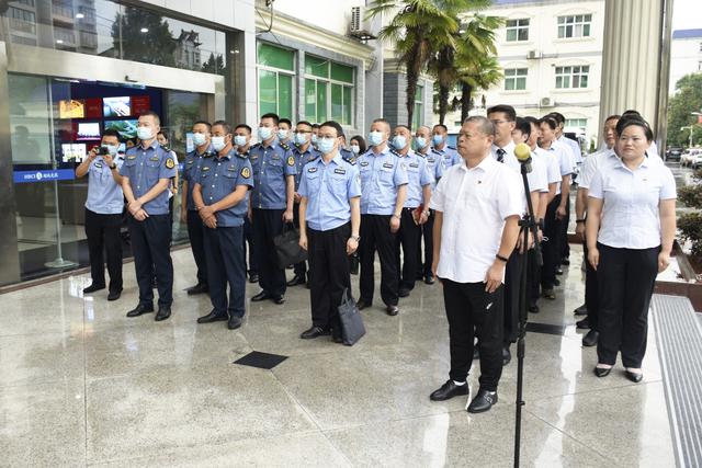 一路三方聚合力 攜手共建保平安——鄂西北高速公路開啟“‘警路企’黨建聯(lián)創(chuàng)聯(lián)建”新模式