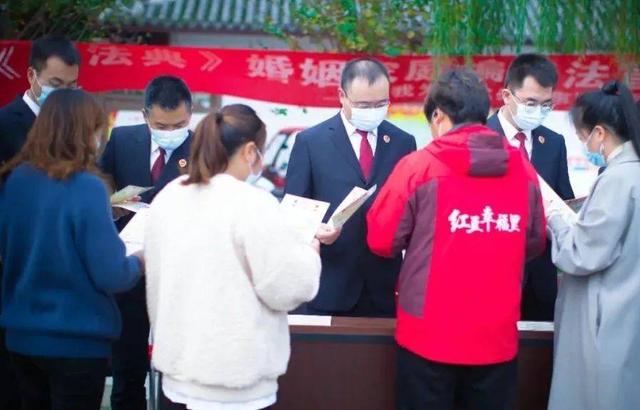 探索黨建業務深度融合最優解，這個支部“打了個樣”（支部黨建與業務深度融合問題）