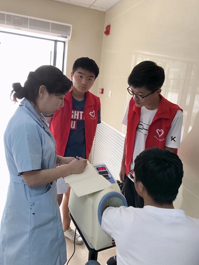 西安石油大學校醫院黨支部：夯實黨建責任 護航師生健康