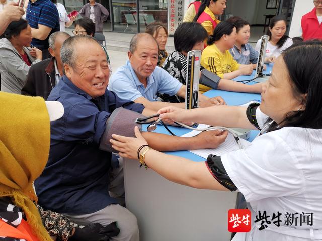 連云港贛榆：“黨建示范帶”吹響強村富民集結號（連云港贛榆政府網）