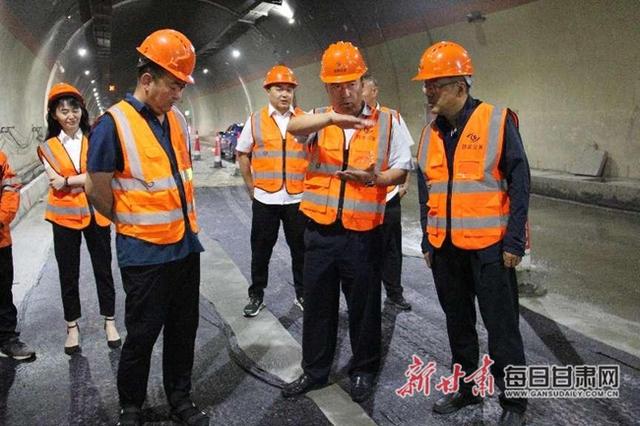 強根鑄魂抓黨建 夯基固本促發展——甘肅通聯路橋工程有限公司聯合黨支部扎實推進黨建與生產經營深度融合