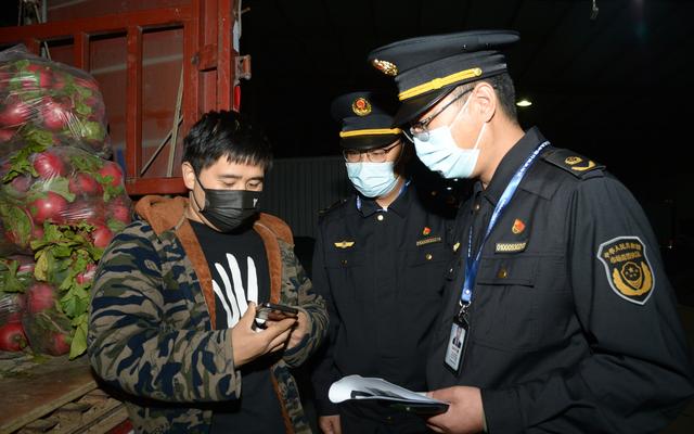 為流動黨員建活動陣地，副中心“小個專”黨建工作指導站全覆蓋