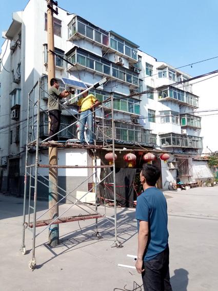 黨建引領(lǐng)新思路 18盞太陽能路燈照亮兩千居民出行路（實(shí)施路燈亮化工程,讓群眾）