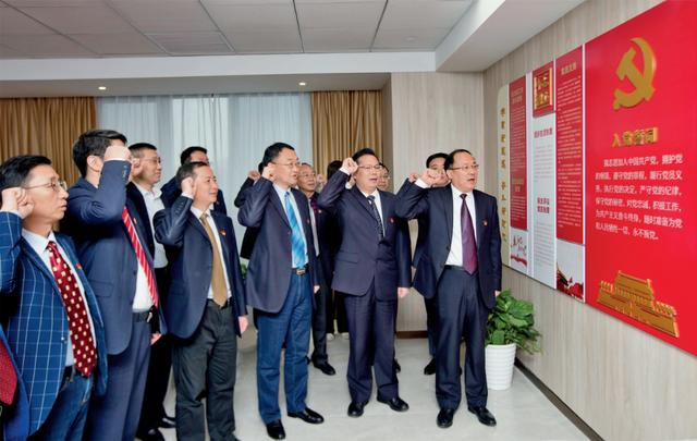 工作研究：新形勢(shì)下國(guó)企黨建引領(lǐng)融合作用探究（國(guó)企改革與黨建工作深度融合）