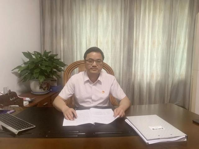 打造模范機關，“崇”我做起：各單位黨組織書記承諾踐諾（以模范機關創建為引領）