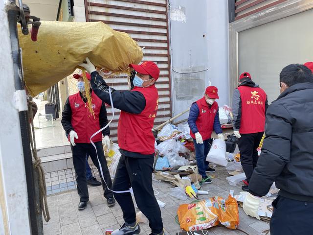 麒麟城管：黨建引領推動志愿服務提檔升級（黨建引領開展志愿服務）