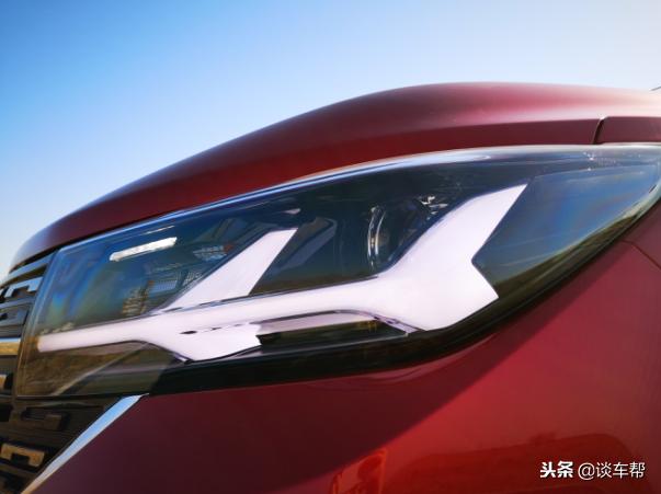 試駕東風風行T5，發動機、騰訊合作智能互聯系統或成最大亮點