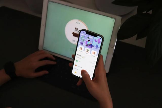 寫代碼的新手父親，和他獨(dú)立做的11個(gè)app（寫代碼的軟件叫什么）