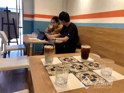 一刻鐘，社區(qū)便民消費有哪些丨飲品烘焙 讓生活暖心（社區(qū)便民服務(wù)群 購物）
