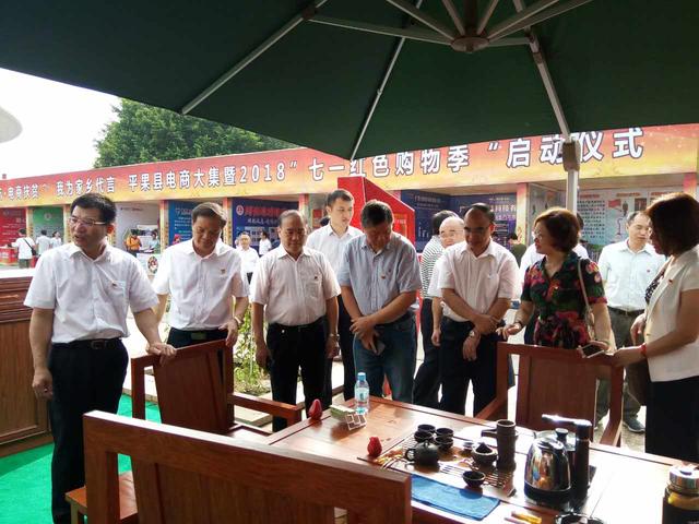 百色市“聚、找、壓”三字訣力推兩新黨建示范點建設（打造兩新黨建示范點）