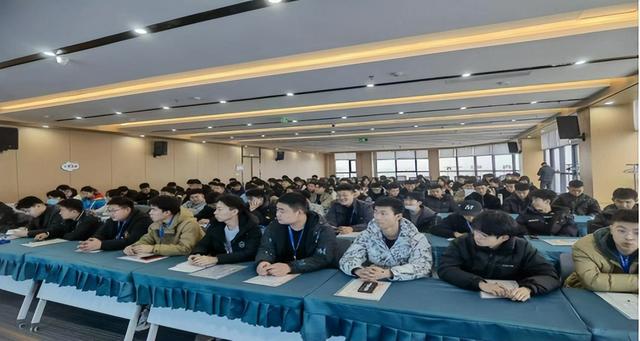 創新實施“一心一意”“雙向融合”黨建工作法 打造“青春向黨 盈光飛揚”特色黨建品牌 點燃企業發展新“引擎”