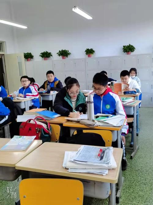 師徒攜手向新而行！光明中學(xué)第一黨支部落實(shí)“雙減”在行動(dòng)（光明中學(xué)領(lǐng)導(dǎo)）