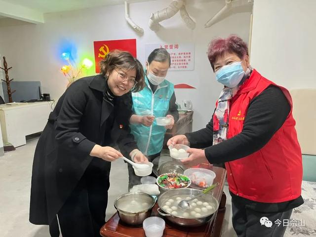 打造“黨建引領+社區(qū)服務+居民自治”的新模式，佘山鎮(zhèn)士弘居民區(qū)黨支部展現(xiàn)黨建工作新氣象