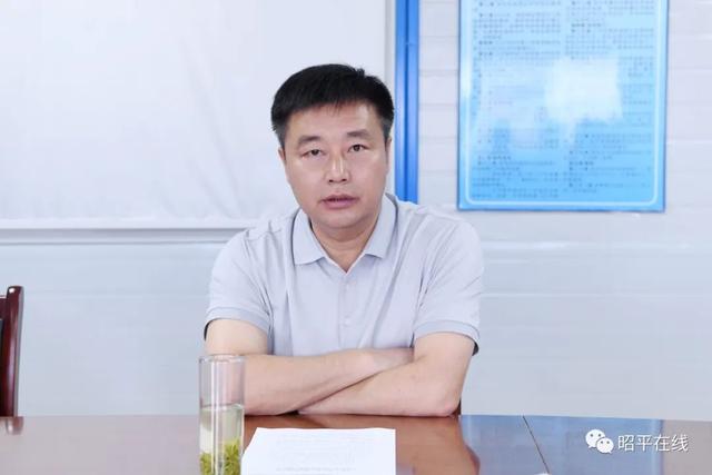 壓實責(zé)任 跟進(jìn)落實 全力加快項目建設(shè)進(jìn)度（強化項目監(jiān)管,壓緊壓實責(zé)任）