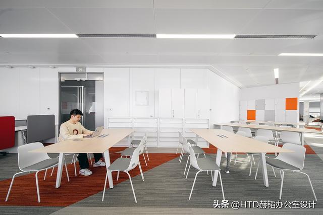 赫韜項目｜灰白極簡，優寧維Univ上海營銷中心設計裝修（優寧維公司官網）