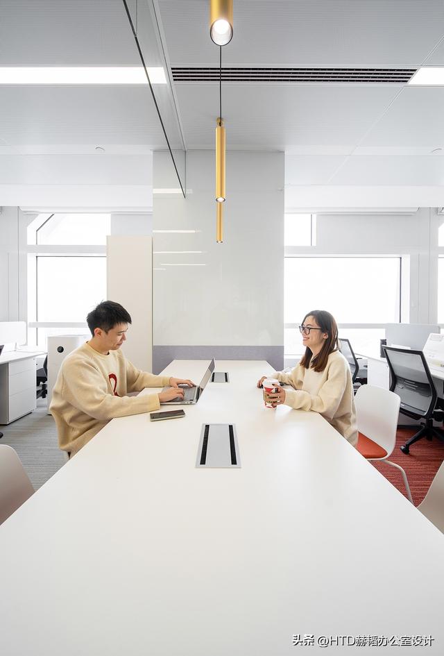 赫韜項目｜灰白極簡，優寧維Univ上海營銷中心設計裝修（優寧維公司官網）