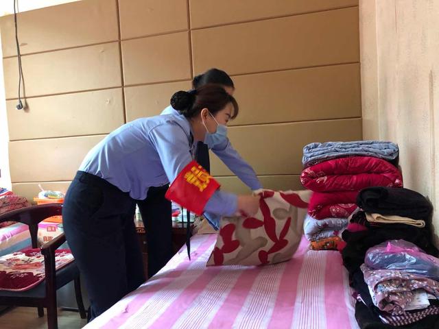 蒲城公安出入境多措并舉著力打造“黨建帶隊建促業務”典范（出入境黨建特色亮點）