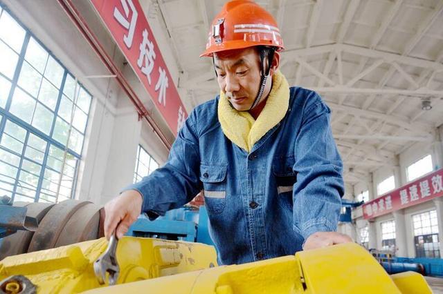 新礦集團(tuán)黨委：“黨建十大行動(dòng)” 助力降本增效