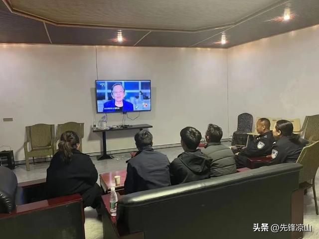 涼山州廣大黨員干部群眾積極收看《榜樣7》（黨員干部收看榜樣5）