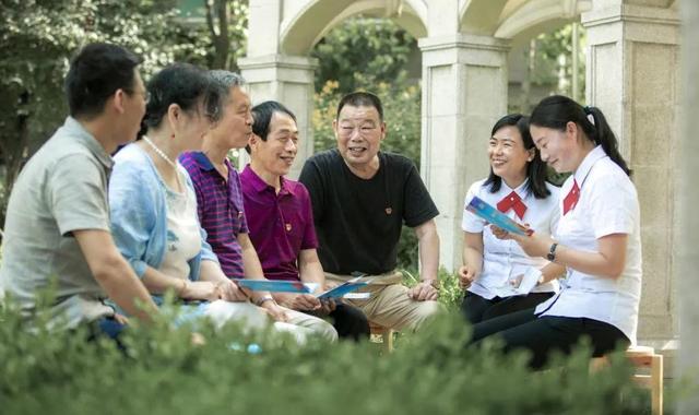 伍家崗區(qū)江山社區(qū)：紅領(lǐng)管家 服務(wù)到家