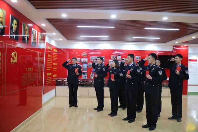 機場分局場區(qū)派出所黨支部：政治建警旗幟引航，黨建聯(lián)盟聚護空港