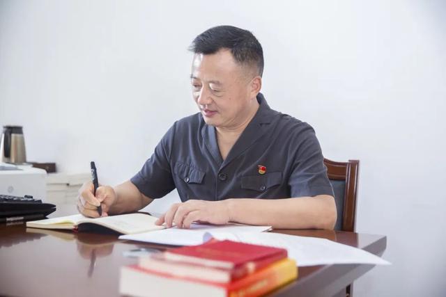 忠誠鑄魂勇擔當，黨建引領耀法徽，先進這樣說