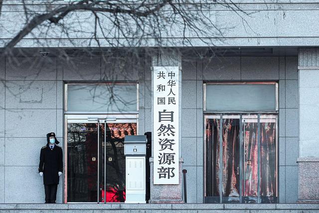 為什么越來越多的部門實行“垂直管理”？有好處也有弊端（垂直管理部門好不好）
