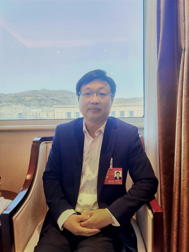 陳貴云委員建議：加強高校橫向課題項目立項和經費監管（高校 橫向課題）