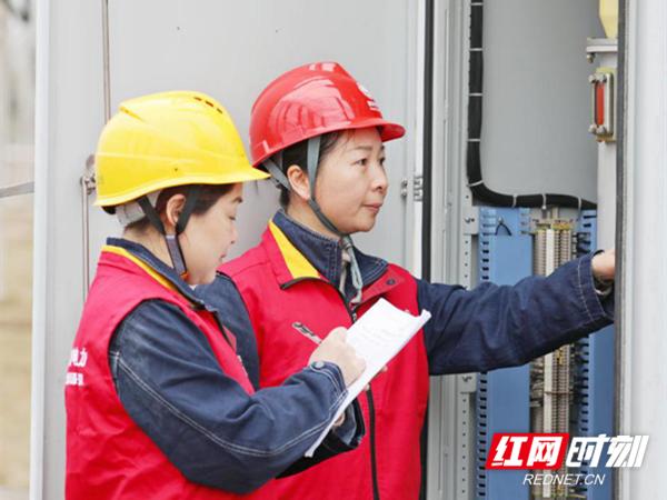 國(guó)網(wǎng)永州變電檢修公司：“黨建+”推進(jìn)電網(wǎng)建設(shè)“強(qiáng)筋健骨”助力思想服務(wù)穩(wěn)固深入