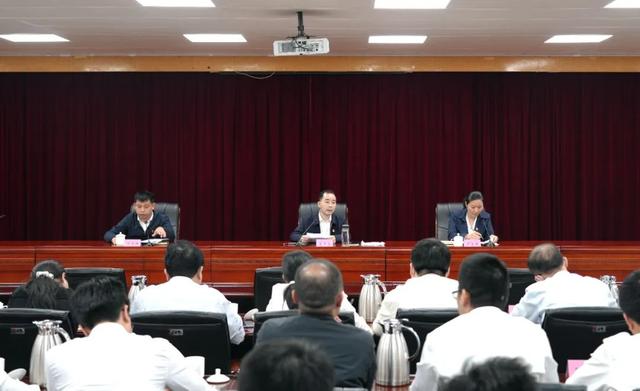 南康區基層黨建工作現場會暨黨建質量過硬行動推進會召開（南康區黨政大樓在哪）