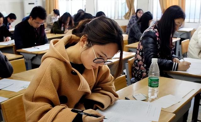 二本生考研或被限制？被認為不適合搞科研，高校的回應耐人尋味