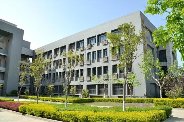 超300所院校數(shù)學(xué)學(xué)科排名名單：15所雙一流院校，2所雙非入榜前30（數(shù)學(xué)學(xué)科高校排名）