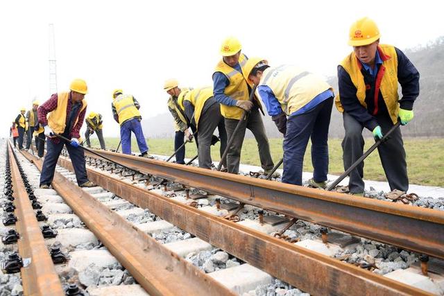 鐵路軌道鋪設施工工藝流程（鐵路軌道鋪設施工工藝流程圖）