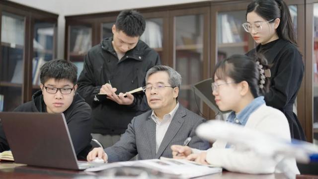 謝建新院士！您辛苦了！（謝建新院士!您辛苦了圖片）