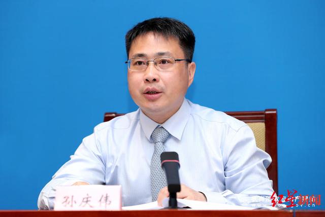 人才引進、科技獲獎、成果產出……清華北大校長“比拼”十年科研成績單