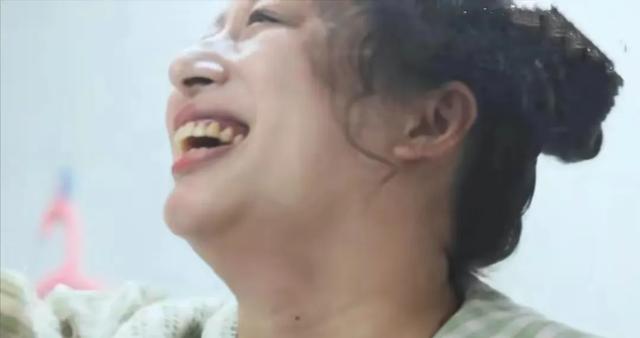 鄉(xiāng)下土妞開龍蝦館，一年流水上千萬；掙錢全給老公研究芯片（龍蝦土菜館）