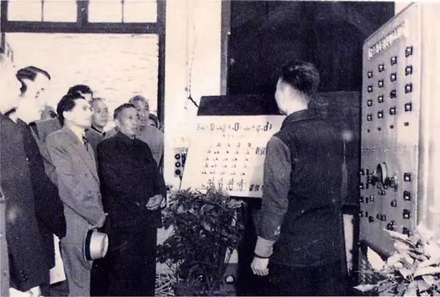 融合創(chuàng)新中實現(xiàn)0到1的突破，半個多世紀(jì)前，他們共同開創(chuàng)了復(fù)旦計算機事業(yè)