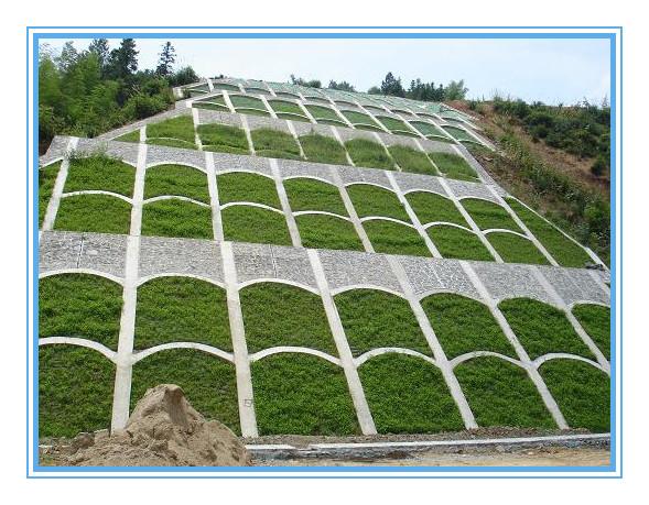 公路設計（緯地）智能邊坡的應用（緯地道路邊坡設置）