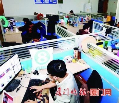 廈門互聯網企業鼓勵員工開展內推 重要崗位入職成功獎勵上萬元（互聯網公司內推獎金）