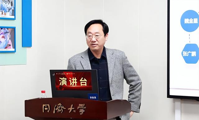 回顧總結啟新思 接續奮斗譜新篇 2023年度臨床醫技科室主任年終述職