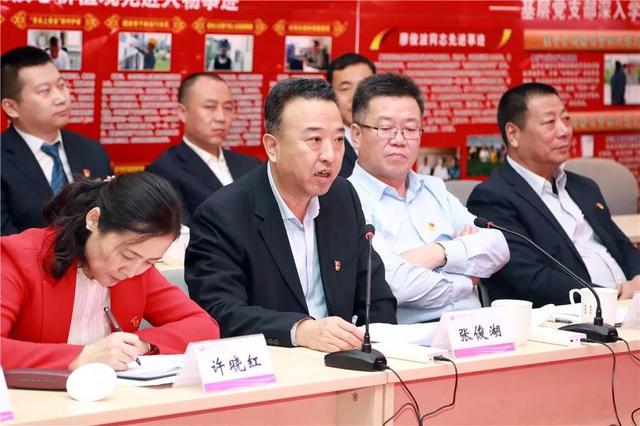 內(nèi)蒙古交通投資集團同內(nèi)蒙古超高壓供電局開展黨建工作座談會（內(nèi)蒙古超高壓供電局領(lǐng)導）