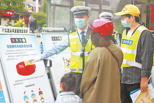 傳承紅色基因 守護路暢人安——華陰市公安局交通警察大隊以黨建引領交通管理新格局綜述