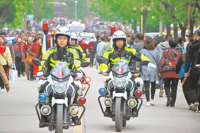 傳承紅色基因 守護路暢人安——華陰市公安局交通警察大隊以黨建引領交通管理新格局綜述