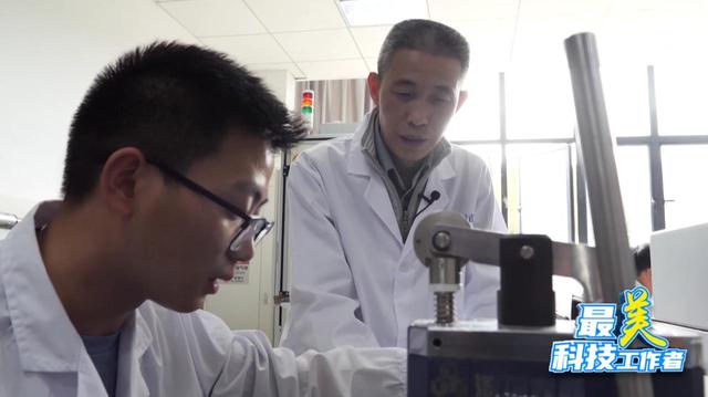 最美科技工作者丨吳復(fù)忠：“科研博士”在校園（吳復(fù)興簡介）