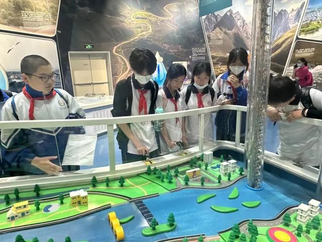 “科技筑夢 創新啟航”——豐臺區中小學中國科技館特色課程活動（六）