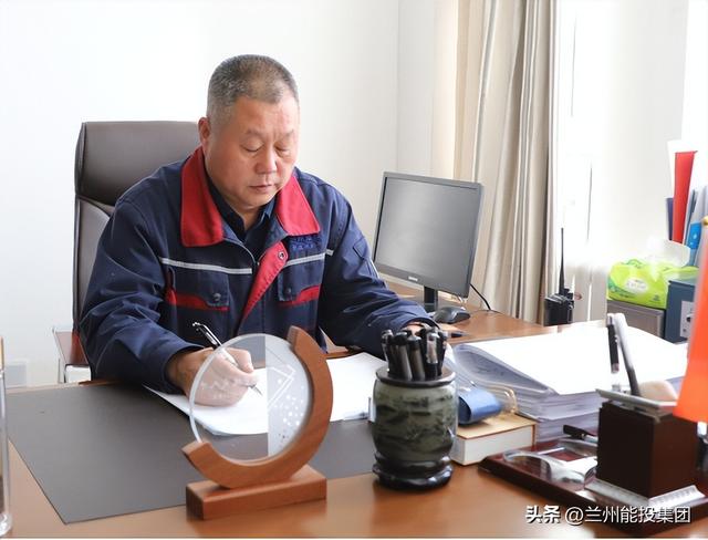 蘭州能投集團“兩會”先進模范丨張振兵