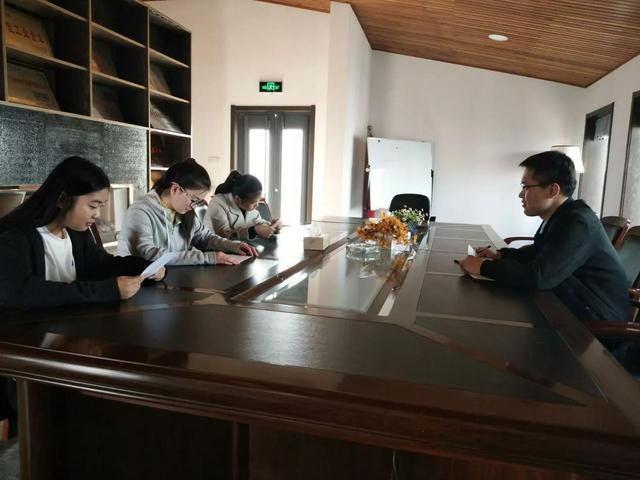 村干部開始“職業化”，實行值班坐班制，好事還是壞事？（村干部坐班值班制度實行）