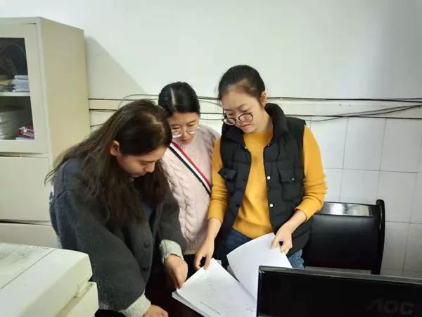 村干部開始“職業化”，實行值班坐班制，好事還是壞事？（村干部坐班值班制度實行）
